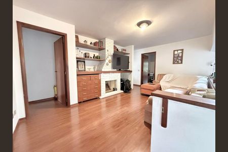 Casa à venda com 4 quartos, 400m² em Jardim Guedala, São Paulo