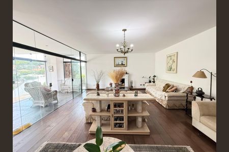 Casa à venda com 400m², 4 quartos e 4 vagas