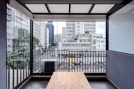 Studio para alugar com 31m², 1 quarto e sem vaga Studio para alugar com 31m², 1 quarto e sem vagaVaranda