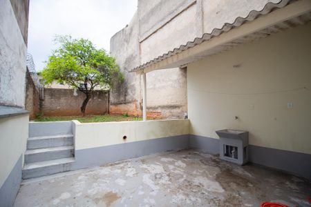 Casa para alugar com 71m², 1 quarto e 2 vagasQuintal 
