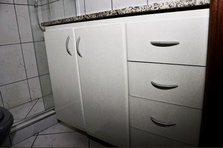 Apartamento à venda com 69m², 2 quartos e 1 vagaDetalhe - Banheiro Social