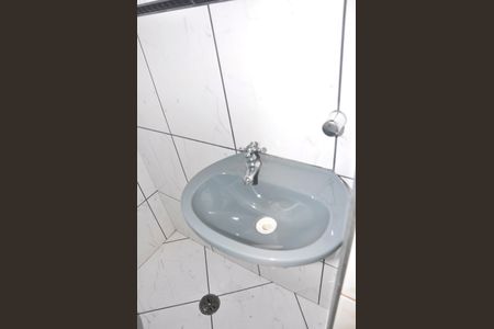 Apartamento à venda com 69m², 2 quartos e 1 vagaDetalhe - Banheiro Social na Área de Serviço