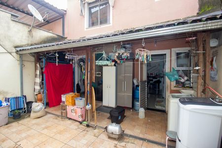 Casa de condomínio à venda com 120m², 2 quartos e 2 vagas Casa de condomínio à venda com 120m², 2 quartos e 2 vagasQuintal