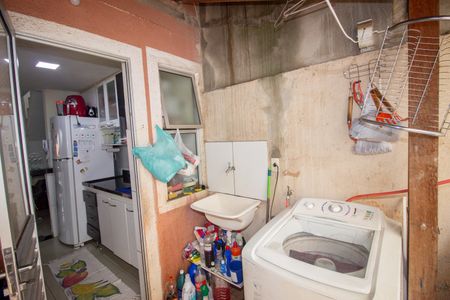 Casa de condomínio à venda com 120m², 2 quartos e 2 vagas Casa de condomínio à venda com 120m², 2 quartos e 2 vagasCozinha e Área de Serviço