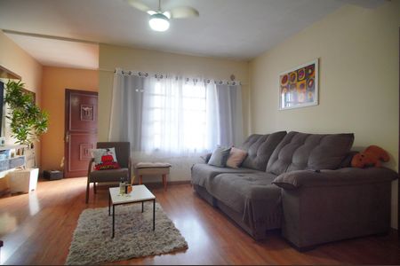 Sala de casa à venda com 3 quartos, 200m² em Cristo Rei, São Leopoldo