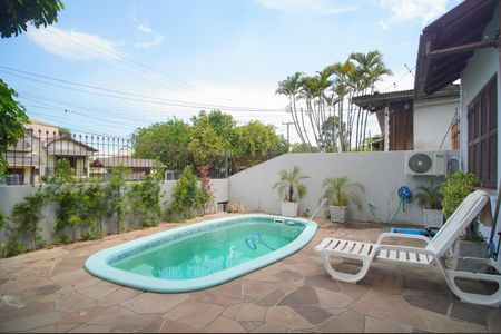 Casa à venda com 200m², 3 quartos e 1 vagaPiscina