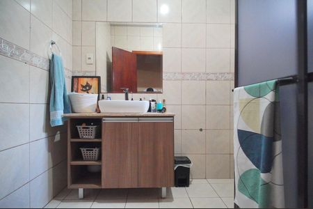 Casa à venda com 200m², 3 quartos e 1 vagaBanheiro 2