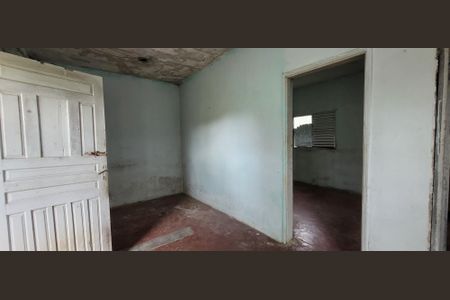 Sala de casa para alugar com 2 quartos, 279m² em Vila Augusta, Itaquaquecetuba