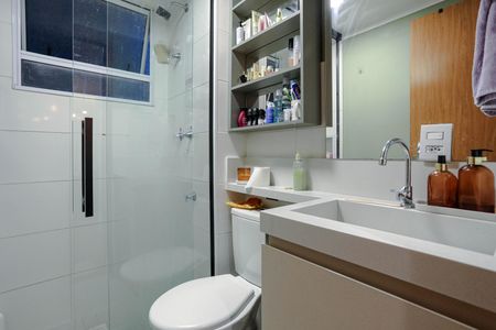 Banheiro de apartamento para alugar com 2 quartos, 43m² em Vila São Paulo, Mogi das Cruzes
