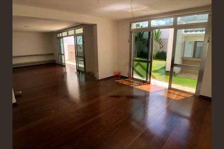 Casa à venda com 6 quartos, 850m² em Moema, São Paulo