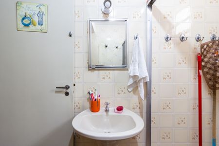 Casa à venda com 178m², 3 quartos e 2 vagas Casa à venda com 178m², 3 quartos e 2 vagasBanheiro