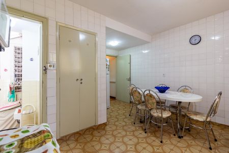 Casa à venda com 178m², 3 quartos e 2 vagas Casa à venda com 178m², 3 quartos e 2 vagasCozinha