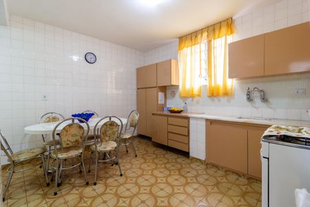 Casa à venda com 178m², 3 quartos e 2 vagas Casa à venda com 178m², 3 quartos e 2 vagasCozinha