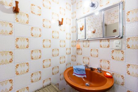 Casa à venda com 178m², 3 quartos e 2 vagas Casa à venda com 178m², 3 quartos e 2 vagasBanheiro da Suíte