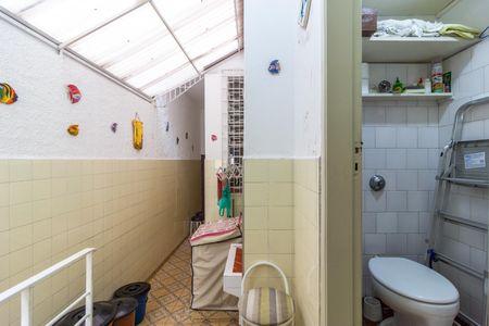 Casa à venda com 178m², 3 quartos e 2 vagas Casa à venda com 178m², 3 quartos e 2 vagasÁrea de Serviço