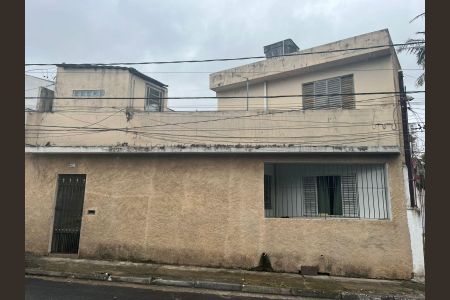 Casa à venda com 115m², 3 quartos e 2 vagas Casa à venda com 115m², 3 quartos e 2 vagasFachada