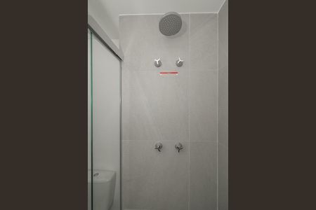 Banheiro de apartamento para alugar com 0 quarto, 26m² em Passo D’areia, Porto Alegre