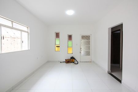 Casa para alugar com 240m², 5 quartos e 4 vagasSala