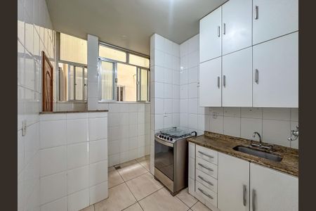Apartamento para alugar com 66m², 2 quartos e sem vaga