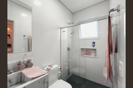 Casa de condomínio para alugar com 232m², 3 quartos e 4 vagas Casa de condomínio para alugar com 232m², 3 quartos e 4 vagasBanheiro da Suíte 3