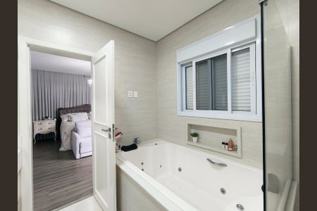 Casa de condomínio para alugar com 232m², 3 quartos e 4 vagas Casa de condomínio para alugar com 232m², 3 quartos e 4 vagasBanheiro da Suíte 1