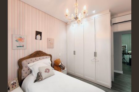 Casa de condomínio para alugar com 232m², 3 quartos e 4 vagas Casa de condomínio para alugar com 232m², 3 quartos e 4 vagasSuíte 3