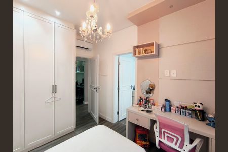 Casa de condomínio para alugar com 232m², 3 quartos e 4 vagas Casa de condomínio para alugar com 232m², 3 quartos e 4 vagasSuíte 3