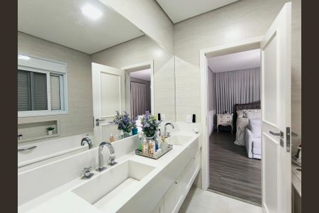 Casa de condomínio para alugar com 232m², 3 quartos e 4 vagas Casa de condomínio para alugar com 232m², 3 quartos e 4 vagasBanheiro da Suíte 1