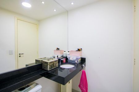 Apartamento à venda com 94m², 2 quartos e 2 vagasBanheiro social