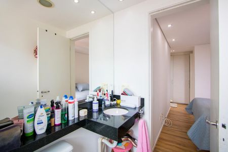 Apartamento à venda com 94m², 2 quartos e 2 vagasBanheiro do quarto 1