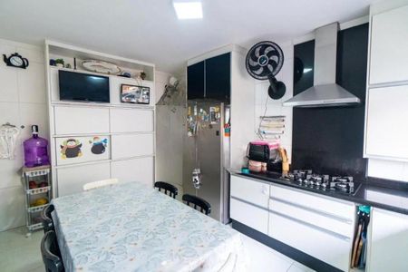 Casa à venda com 304m², 5 quartos e 4 vagasFoto 06