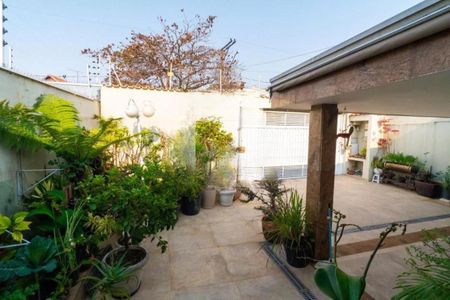 Casa à venda com 304m², 5 quartos e 4 vagasFoto 03