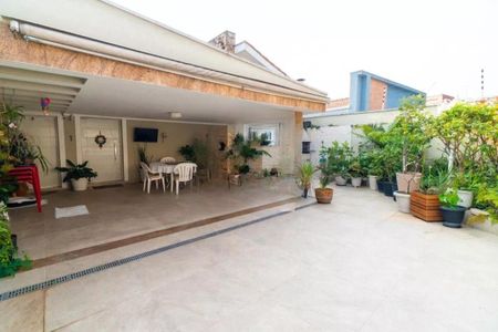 Casa à venda com 304m², 5 quartos e 4 vagasFoto 24