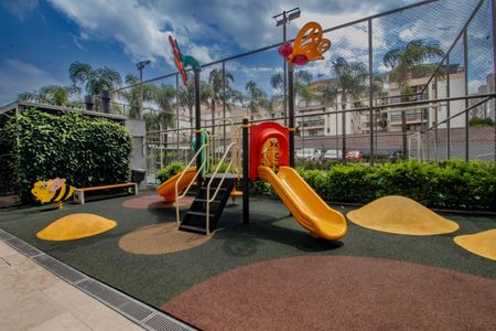 Apartamento à venda com 51m², 2 quartos e 1 vaga Apartamento à venda com 51m², 2 quartos e 1 vagaÁrea comum - Playground