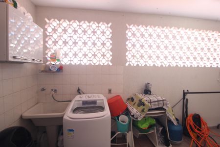 Casa à venda com 165m², 3 quartos e 2 vagasLavanderia