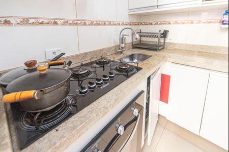 Apartamento à venda com 55m², 2 quartos e 1 vaga Apartamento à venda com 55m², 2 quartos e 1 vagaCozinha