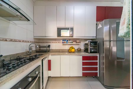 Cozinha  de apartamento à venda com 2 quartos, 55m² em Vila Eldizia, Santo André