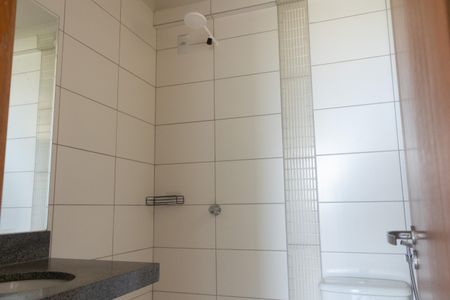 Detalhe do banheiro de apartamento para alugar com 1 quarto, 65m² em Jardim Maria Inês, Aparecida de Goiânia