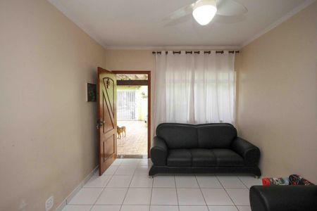 Casa à venda com 250m², 3 quartos e 4 vagas