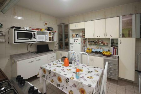 Casa à venda com 250m², 3 quartos e 4 vagas