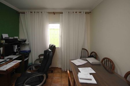 Casa à venda com 250m², 3 quartos e 4 vagas