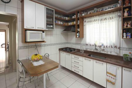 Casa à venda com 250m², 3 quartos e 4 vagas