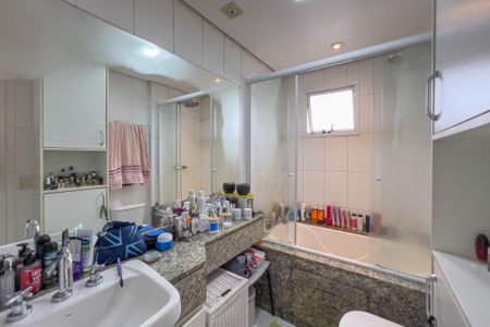 Apartamento à venda com 151m², 4 quartos e 3 vagasBanheiro do quarto 1