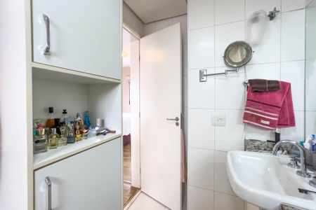 Apartamento à venda com 151m², 4 quartos e 3 vagasBanheiro do quarto 1