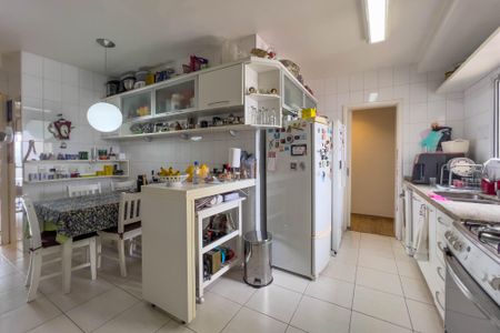 Apartamento à venda com 151m², 4 quartos e 3 vagasCozinha