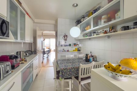 Apartamento à venda com 151m², 4 quartos e 3 vagasCozinha