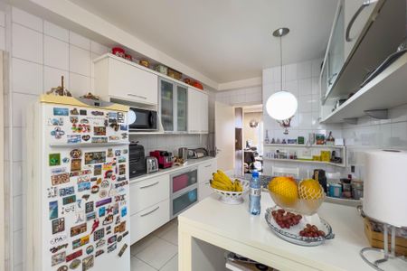 Apartamento à venda com 151m², 4 quartos e 3 vagasCozinha