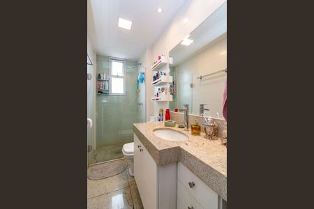 Apartamento à venda com 116m², 4 quartos e 3 vagas Apartamento à venda com 116m², 4 quartos e 3 vagasBanheiro da Suíte 1