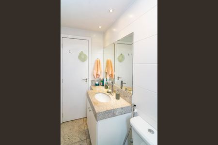 Apartamento à venda com 116m², 4 quartos e 3 vagas Apartamento à venda com 116m², 4 quartos e 3 vagasBanheiro da Suíte 2