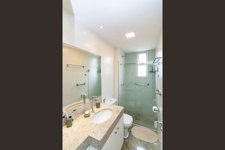 Apartamento à venda com 116m², 4 quartos e 3 vagas Apartamento à venda com 116m², 4 quartos e 3 vagasBanheiro da Suíte 2